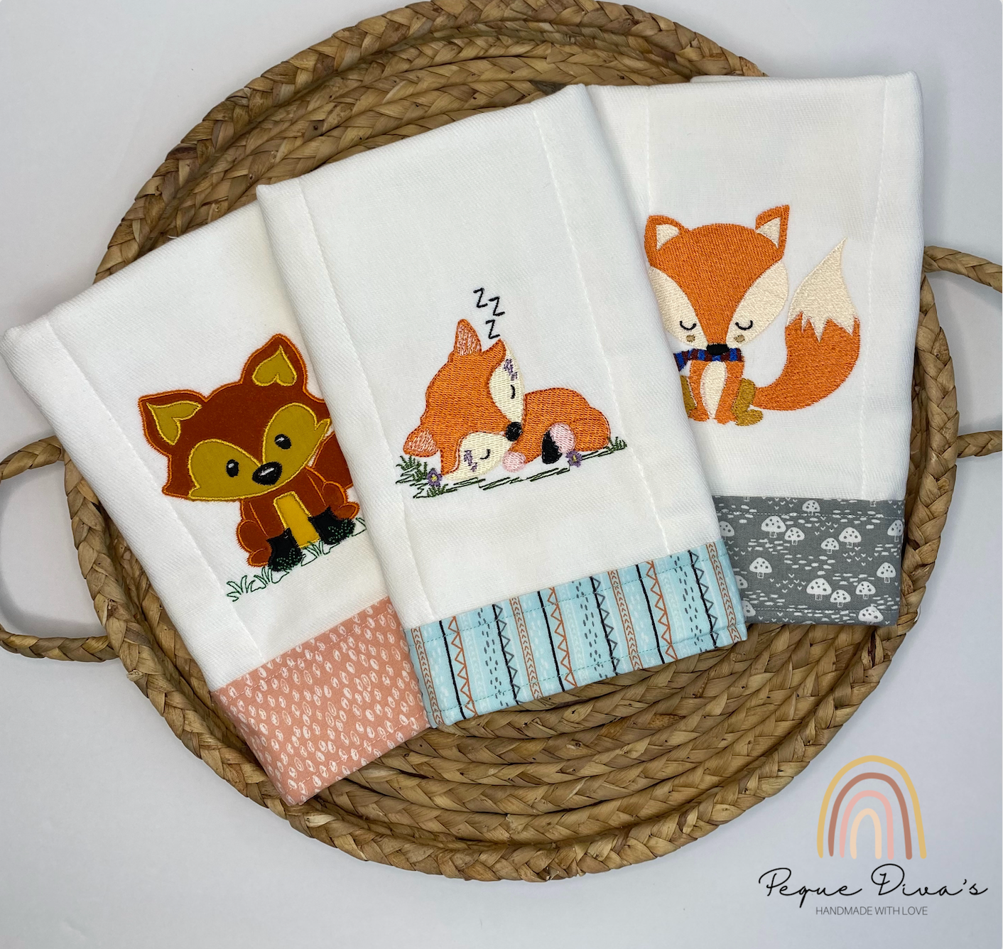 CUTE SLEEPING FOX